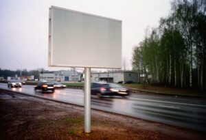Billboard: wymiary, rodzaje i jak liczy się jego zasięg