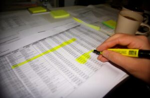 Parametry UTM: jak oznaczać linki kampanii, żeby GA4 je rozpoznał